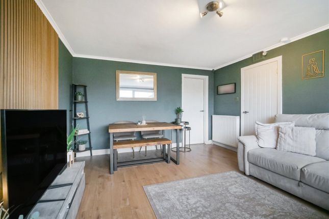 23, Cannich Drive, Renfrewshire photo 3