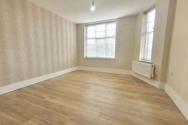 Thumbnail Flat to rent in Colney Hatch Lane, London