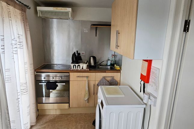 Duplex to rent in Nicoll Place, Hendon