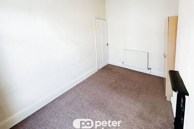 32, NEWPORT photo 5