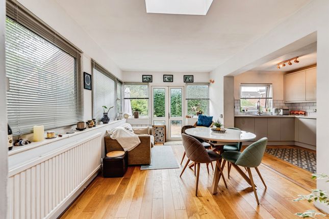 3, Berkeley Road, Thame photo 4