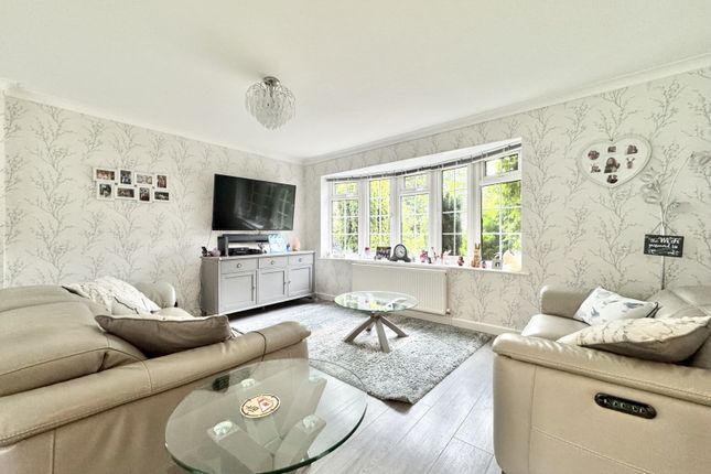 5, Sandon Close, Tring photo 3