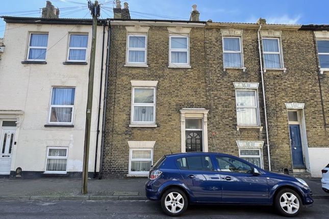1 bed flat for sale in Fonblanque Road, Sheerness, Kent. ME12