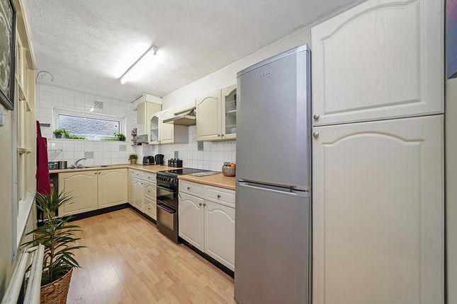 Flat for sale in Gordon Road, North Chingford