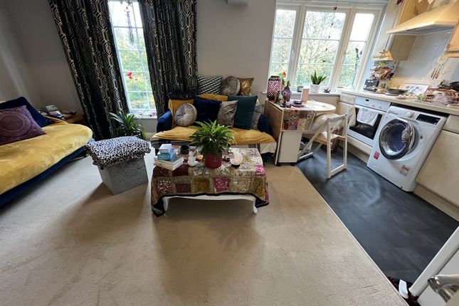 28 Harris Close, Frome Somerset photo 5