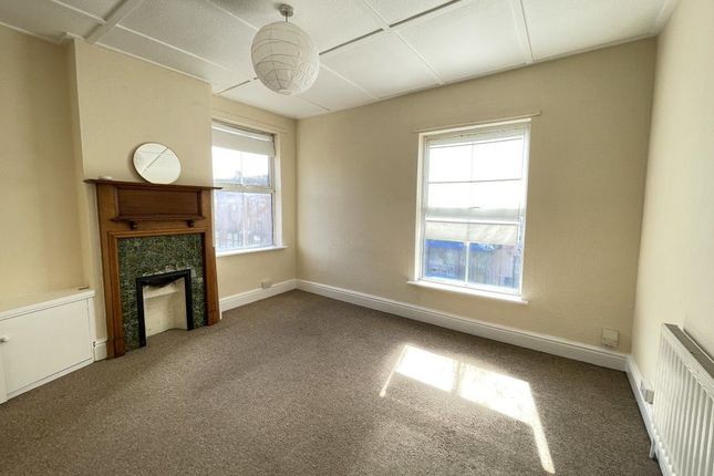 Flat to rent in Ashby Road, Loughborough