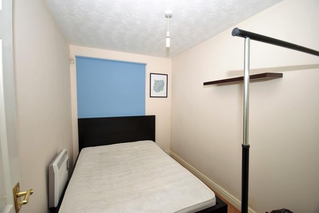 37, Frances Havergal Close, Leamington Spa photo 5