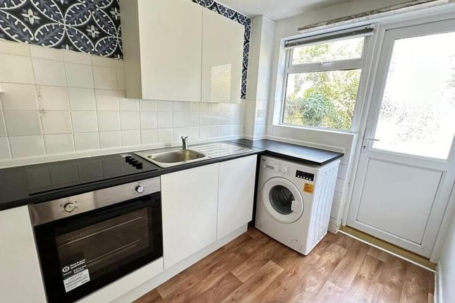 4, St. Helens Court, Abingdon photo 4