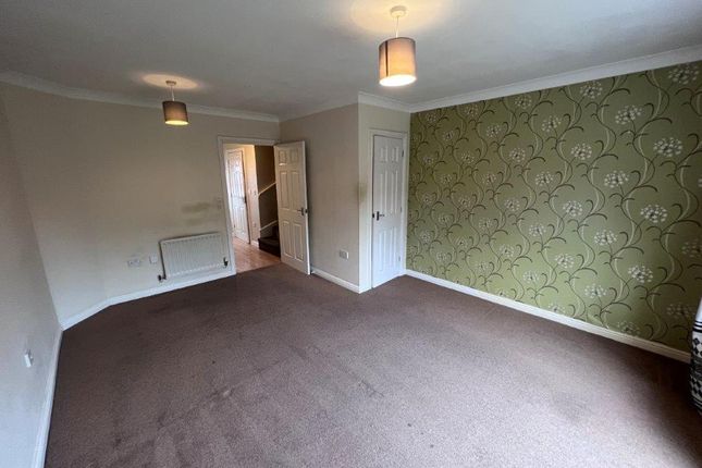3, Merry Hurst Place, Hinckley photo 3