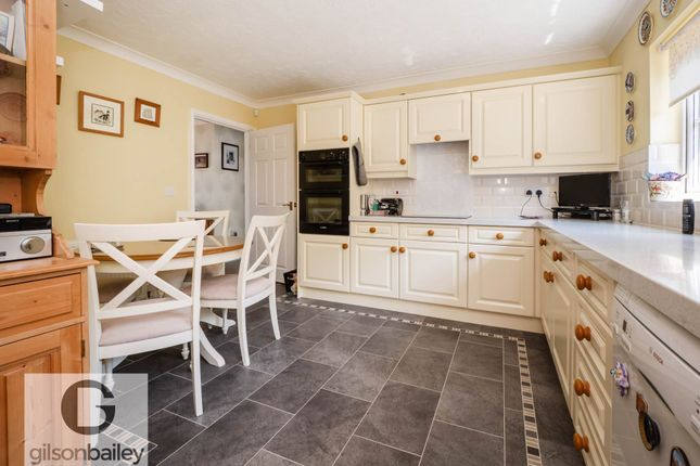 2, Oak Tree Close, Norwich photo 4