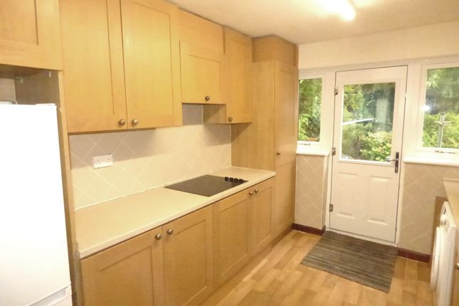 14, Spring Valley Croft, Leeds photo 5