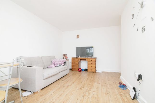 Flat for sale in Wiltshire Way, West Bromwich