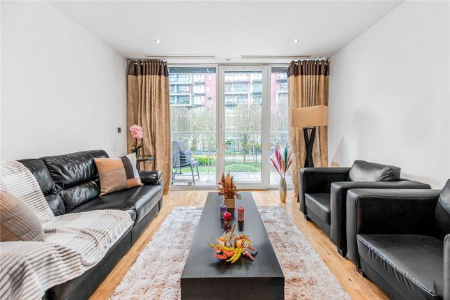 Flat for sale in Oswald Building, Chelsea Bridge Wharf, London