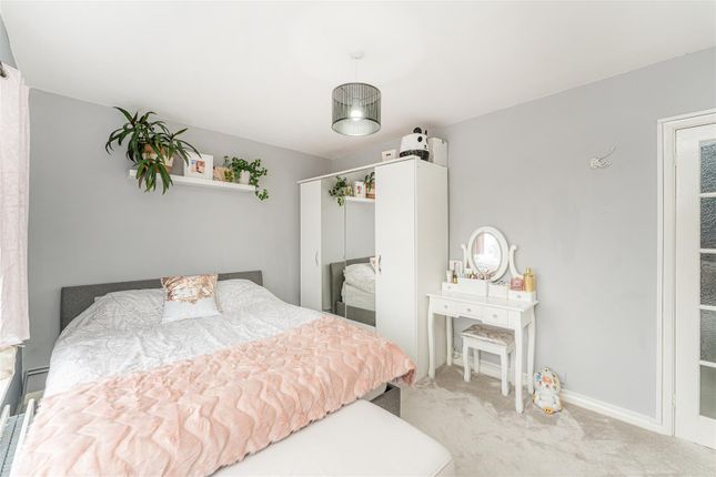 Flat for sale in Addison Road, Enfield