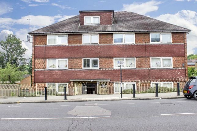 Thumbnail Flat to rent in Palmerston House, Palmers Green