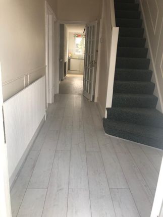 53, Castleview Garden, London photo 5