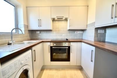 Thumbnail Flat for sale in Balcombe Road, Crawley