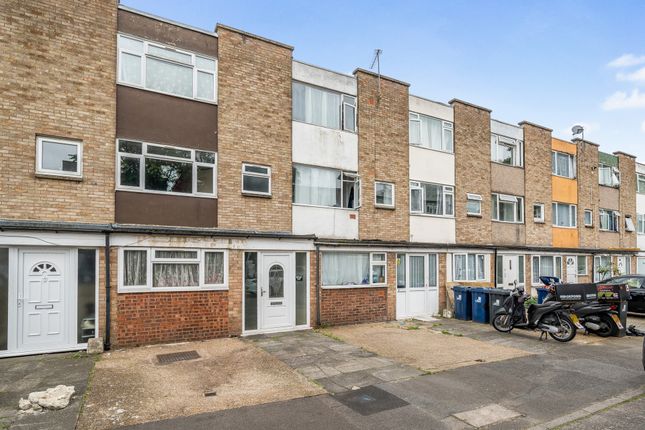 Terraced house for sale in Swan Road, Southall