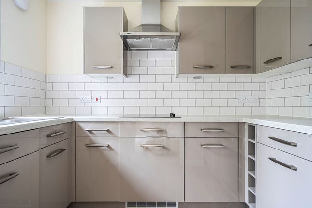 4 Harington Lodge, Chichester photo 4