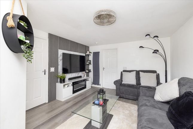 10 Aspen Drive, Gorebridge photo 2