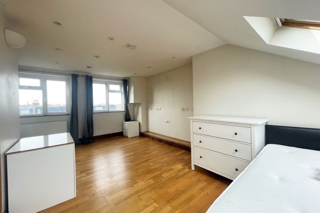 Flat to rent in Montana Road, London