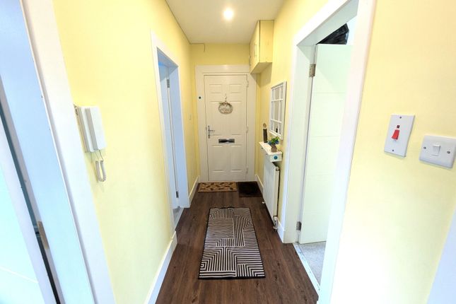 Flat D, 7 Macdowall Street, Johnstone photo 2