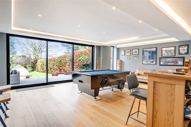 7, Rookery Close, Leatherhead photo 4