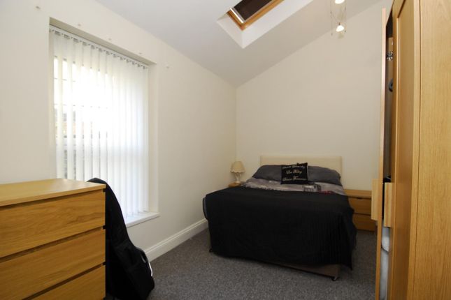 Thumbnail Flat to rent in Lockyer Road, Flat 1, Plymouth