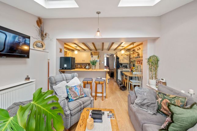6 Winwick Lane, Warrington photo 3