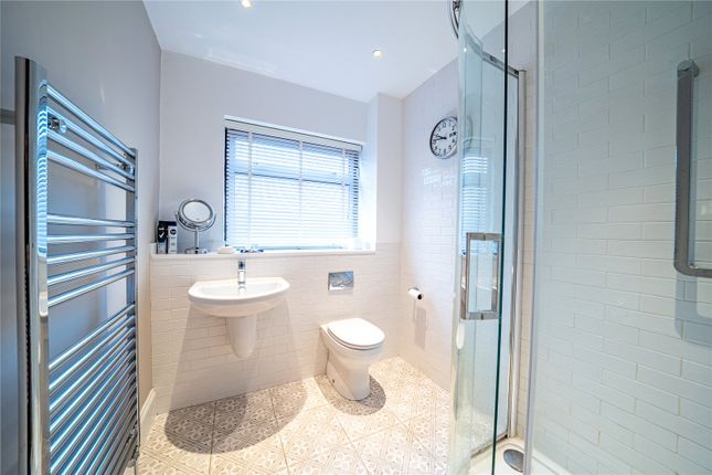 Cotswold Drive, Leeds photo 4