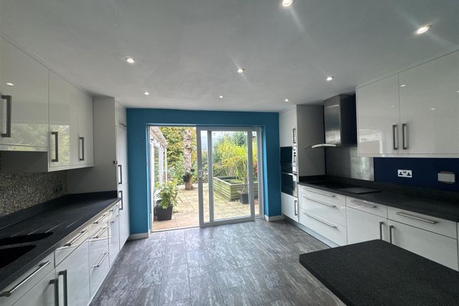 308, Wakefield Road, Stalybridge photo 2