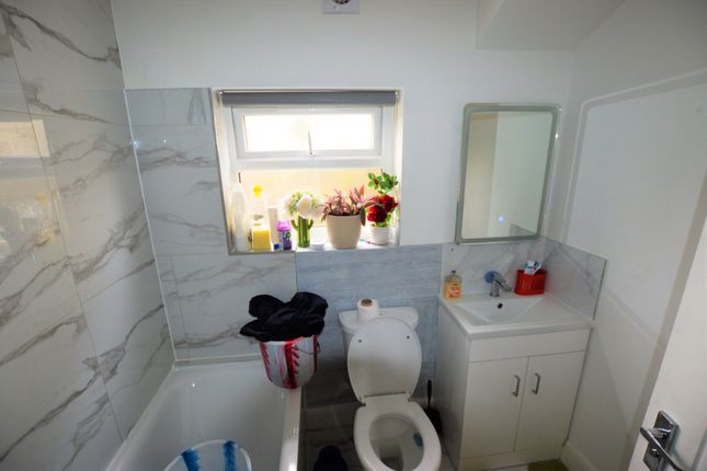 Maisonette for sale in Greenford Avenue, Southall