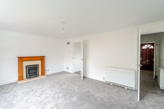 18/7, Northfield Drive, Edinburgh photo 4