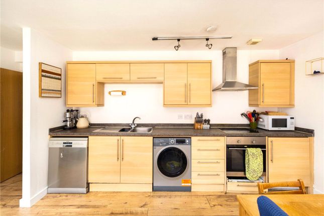 Flat 2, Portunus Building, 6, Gernon Road, London photo 4