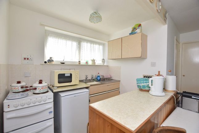 Chalet 156, Romney Sands Holiday Park, The Parade, Greatstone photo 2