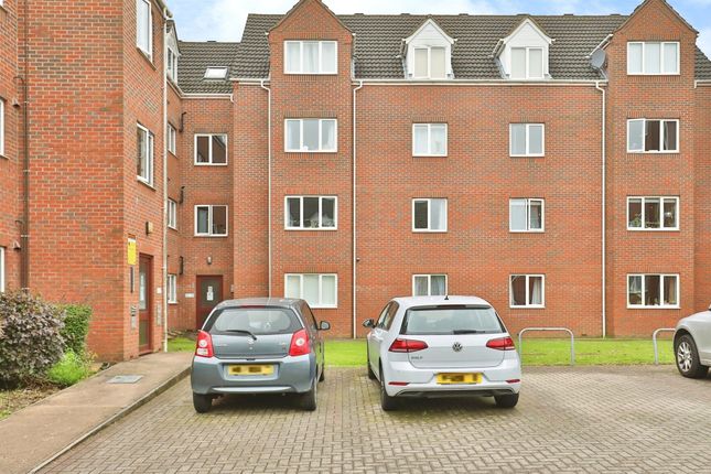 Thumbnail Flat for sale in The Erins, Norwich