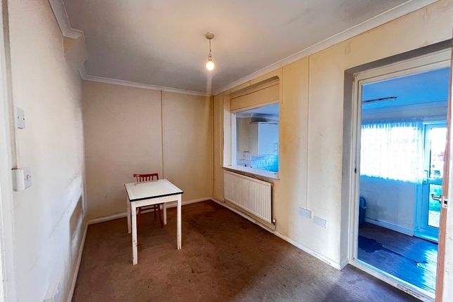 142 Straight Road, Romford photo 3