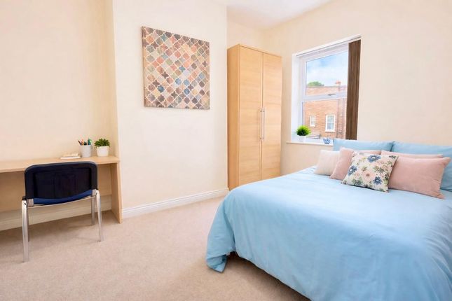 113 Broomspring Lane, Sheffield photo 4