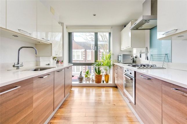 45, Elbe Street, London photo 2