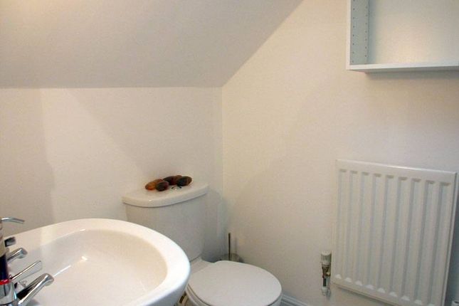 Room 8, 205 Plough Way, London photo 5