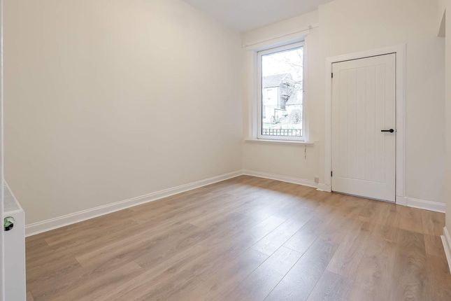 42d Broomhead Drive, Dunfermline photo 2