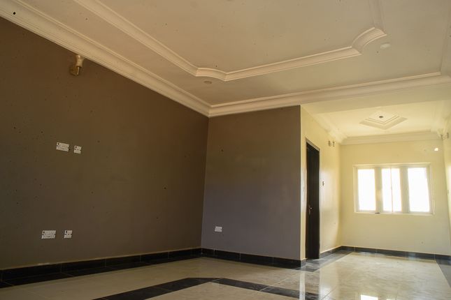 Duplex for sale in 06, Airport Road Abuja, Nigeria