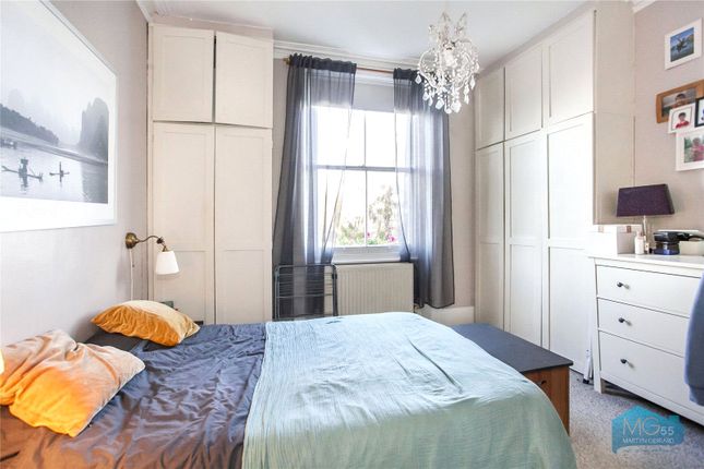 Flat for sale in Cecile Park, London