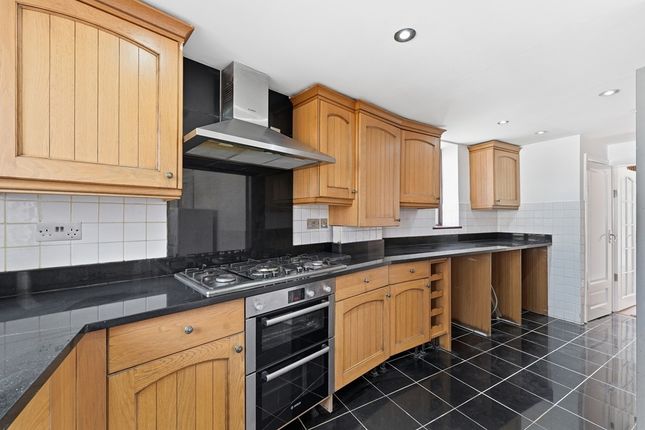 79, Sandhurst Drive, Ilford photo 3