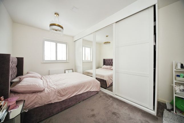 7, Laurel Close, Luton photo 4