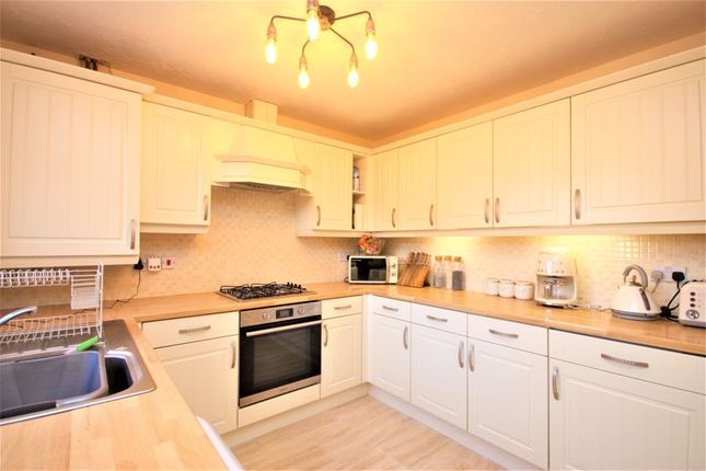 Thumbnail Town house for sale in Easter Wood Close, Hull