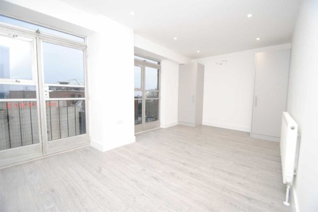 Fortis Green Road, London photo 4
