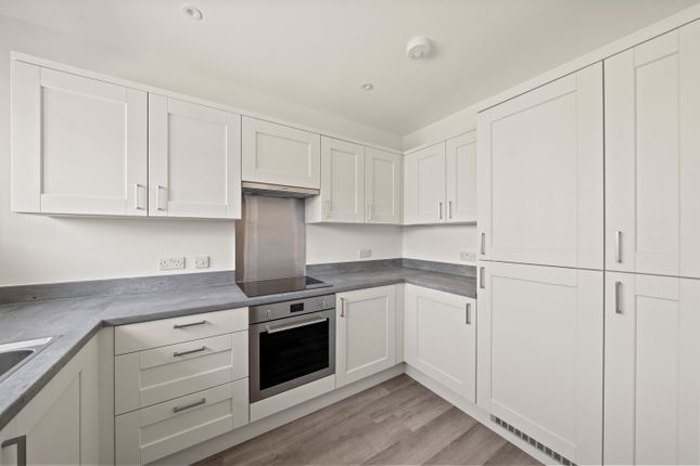 22, Trent Way, Worcester Park photo 4