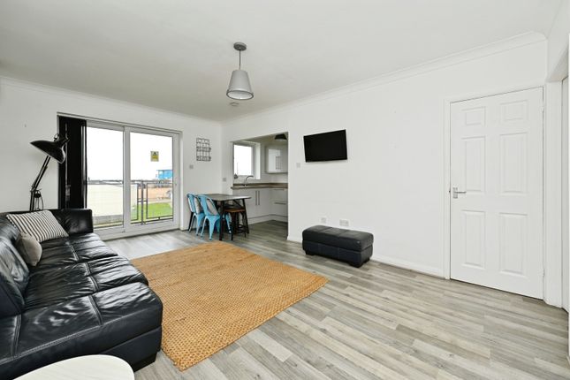 Flat 12, 35, South Beach Road, Norfolk photo 3