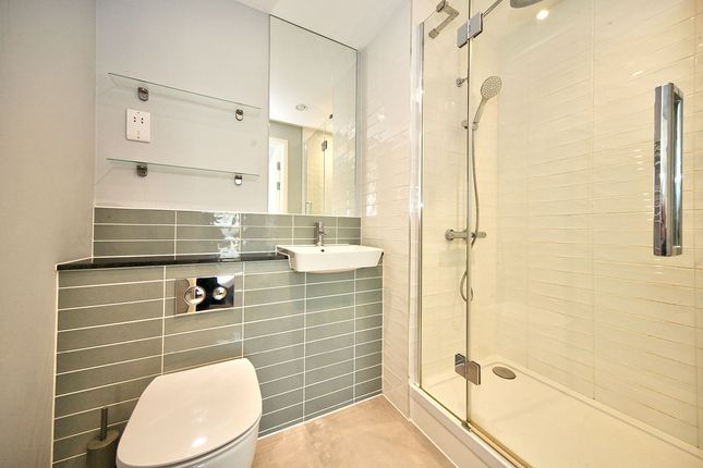 Flat 410, Viva Court, Luton photo 5